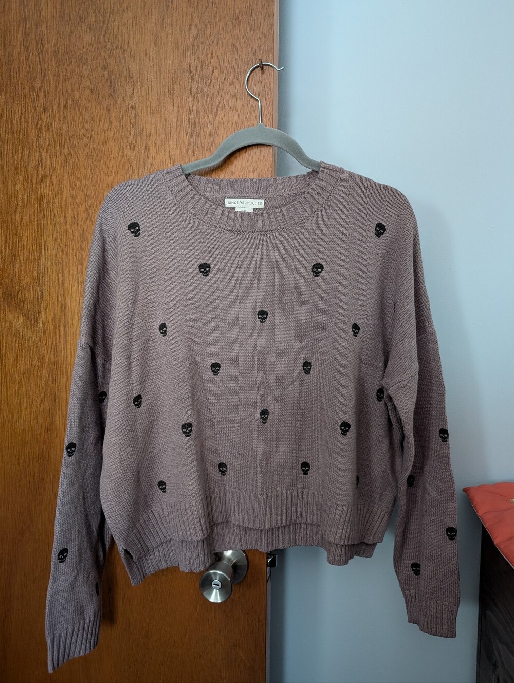 Sincerly Jules Halloween Gray Crewneck Sweater Black Skull Motif Women's Size L